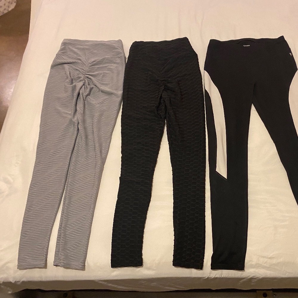 4 pair of leggings